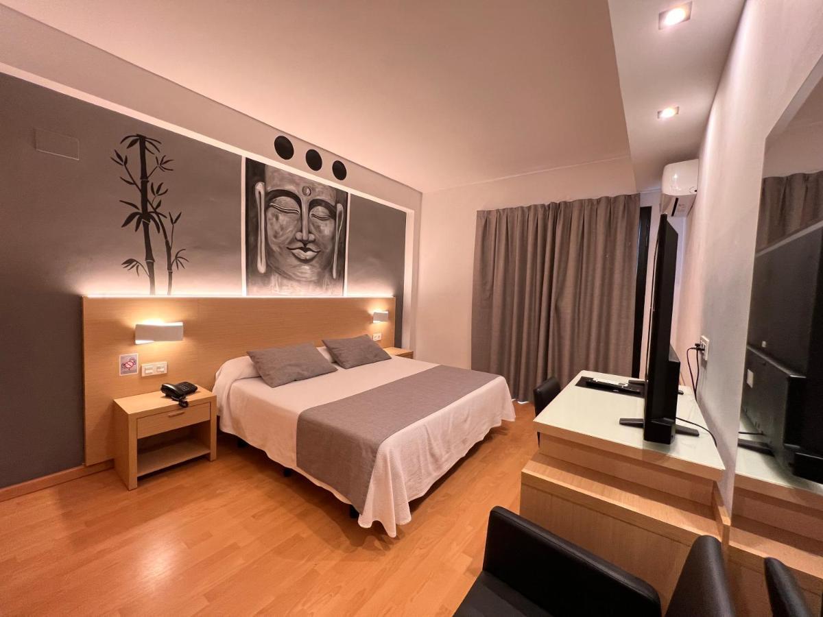 Hotel Golden Бенидорм Екстериор снимка