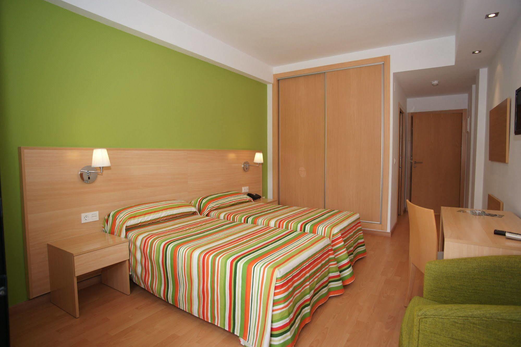 Hotel Golden Бенидорм Екстериор снимка