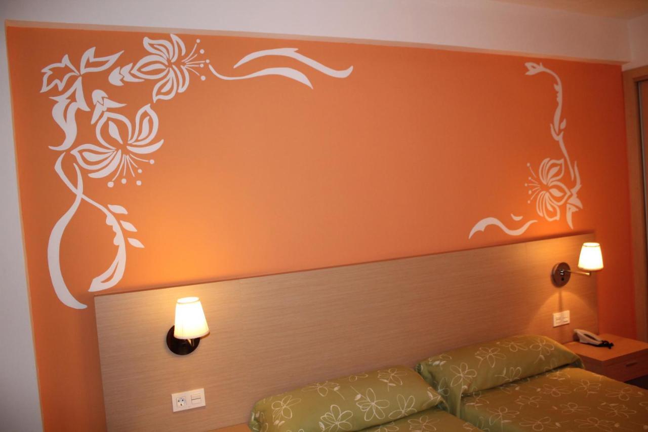 Hotel Golden Бенидорм Стая снимка